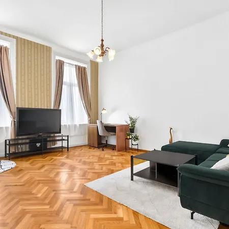 Classic Old Town With Private Balcony Apartmán *
