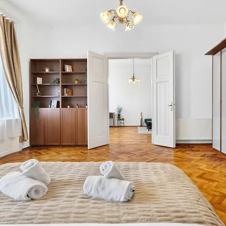 Apartmán Classic Old Town With Private Balcony Bratislava