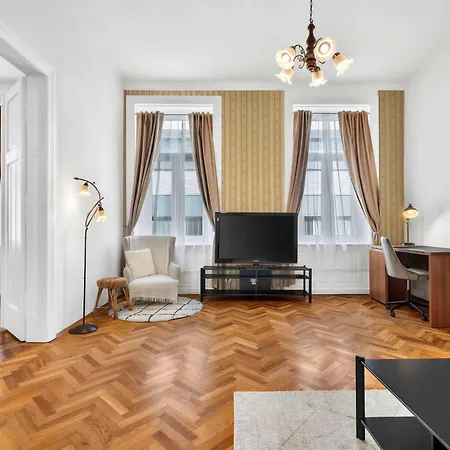 Classic Old Town With Private Balcony Apartmán *