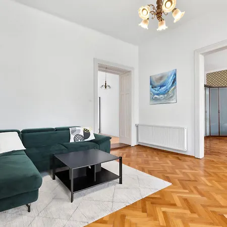 Apartmán Classic Old Town With Private Balcony
